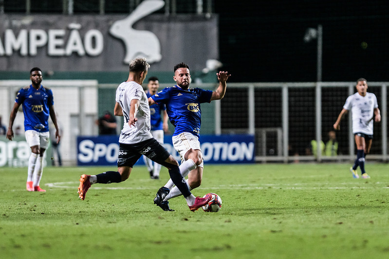 Alerta ligado! Há sete jogos sem vencer, Cruzeiro se aproxima da zona de  rebaixamento