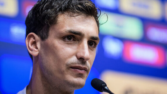 Juan Dinenno responde à imprensa em primeira coletiva no Cruzeiro (foto: GUSTAVO ALEIXO / FLICKR / CRUZEIRO)