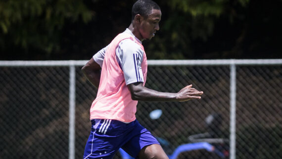 João Pedro é alvo de comentário racista e Cruzeiro se posiciona (foto: GUSTAVO ALEIXO / FLICKR / CRUZEIRO)