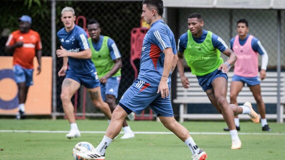 Larcamón fala sobre planos para Barreal e momento ofensivo da equipe. (foto: Foto: Gustavo Aleixo/Cruzeiro
)