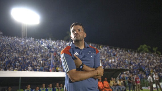 Larcamón reconhece boa partida, fala sobre expulsão e opções da equipe. (foto: STAFF IMAGES / FLICKR / CRUZEIRO)