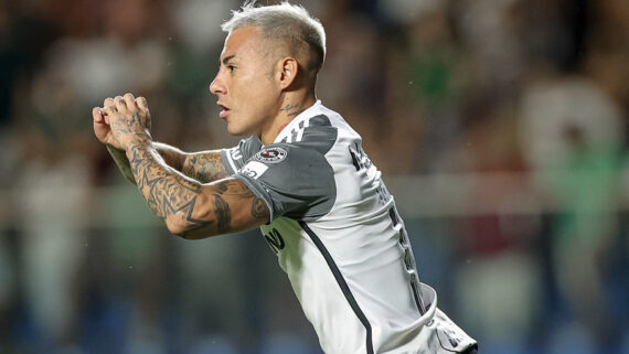 Vargas comemora gol contra o Fluminense (foto: Pedro Souza / Atlético)