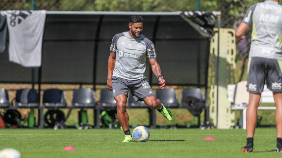 Hulk treinou normalmente neste sábado (15) na Cidade do Galo (foto: Daniela Veiga / Atlético)