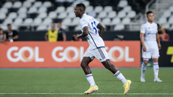 João Pedro deve encabeçar saídas do Cruzeiro para enxugar elenco. (foto: FOTO: GUSTAVO ALEIXO / FLICKR / CRUZEIRO)