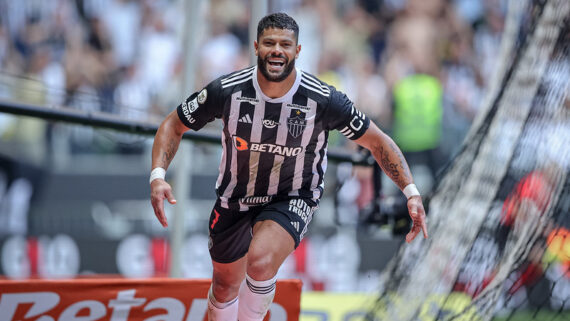 Hulk comemora gol diante do Vasco (foto: Pedro Souza / Atlético)