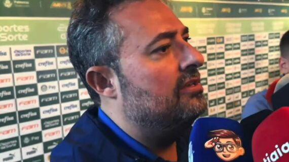 CEO do Cruzeiro, Mattos critica mudança de critério de árbitro em jogo. (foto: REPRODUÇÃO / SAMUCA TV)