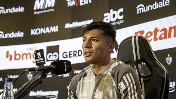 Alan Franco em coletiva na Cidade do Galo (foto: Paulo Henrique França / Atlético)