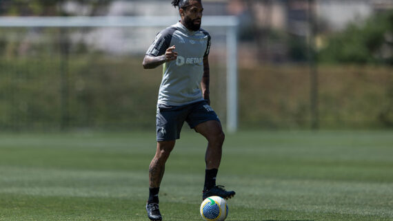 Otávio treinou normalmente na manhã desta segunda-feira na Cidade do Galo (foto: Pedro Souza / Atlético)