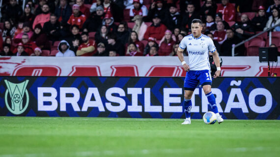 Marlon culpa ineficiência do time em derrota e fala de cobrança forte de Diniz no vestiário. (foto: Gustavo Aleixo / Cruzeiro.)