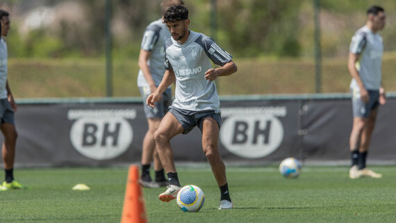 Scarpa em treinamento na Cidade do Galo (foto: Pedro Souza / Atlético)