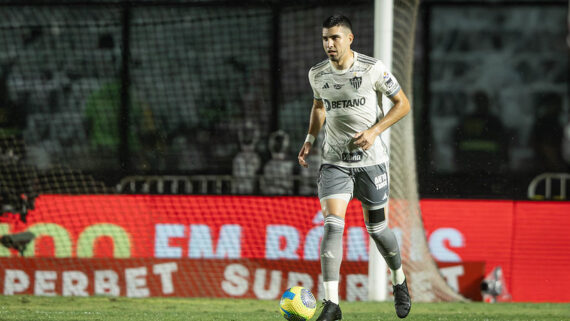 Battaglia em campo pelo Galo (foto: Pedro Souza / Atlético)