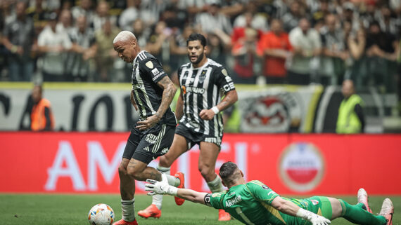 Deyverson diante do River Plate (ARG) (foto: Pedro Souza / Atlético)