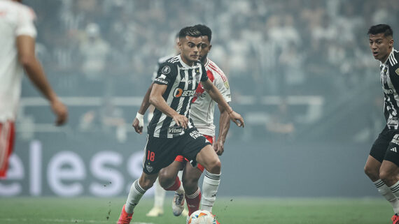 Fausto Vera em ação na partida de ida contra o River Plate (foto: Pedro Souza / Atlético)