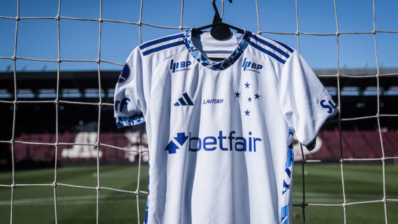 Cruzeiro terá patrocinadores pontuais para jogo contra o Racing. (foto: Gustavo Aleixo / Cruzeiro.)