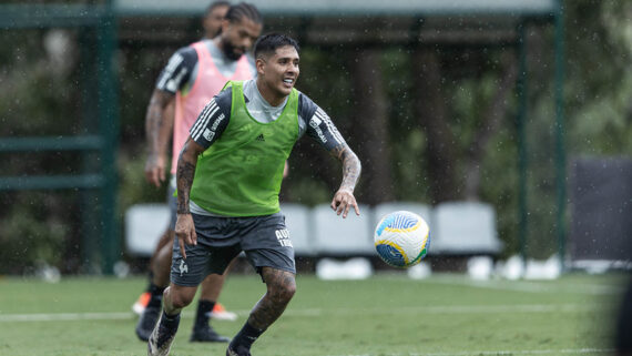 Zaracho em treinamento na Cidade do Galo (foto: Pedro Souza / Atlético)