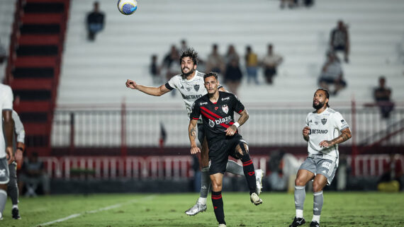 Galo volta a decepcionar e é derrotado em Goiânia pelo Atlético-GO (foto: Pedro Souza / Atlético)