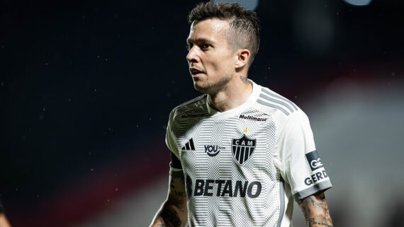 Bernard voltou a atuar pelo Galo na derrota para o Atlético-GO (foto: Pedro Souza / Atlético)