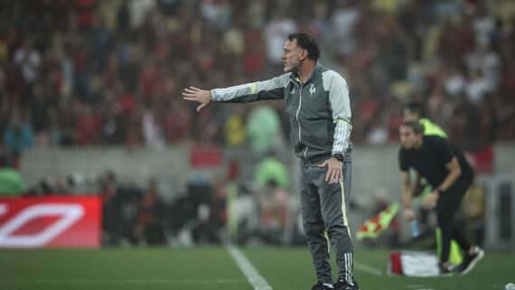 Gabriel Milito no Maracanã, no empate entre Flamengo e Atlético (foto: Pedro Souza / Atlético)