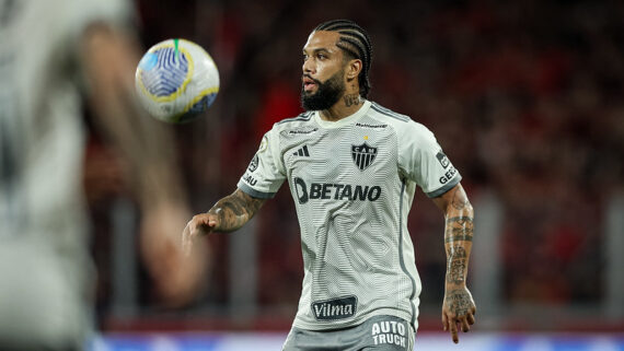 Otávio na derrota para o Athletico-PR (foto: Pedro Souza / Atlético)