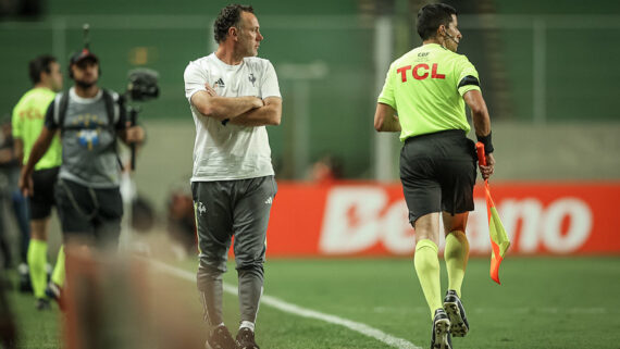 Gabriel Milito na partida do Atlético contra o Botafogo, no Independência (foto: Pedro Souza / Atlético)