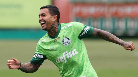 Dudu assina contrato com o Cruzeiro e oficialmente é jogador da Raposa. (foto: CESAR GRECO / FLICKR / PALMEIRAS)