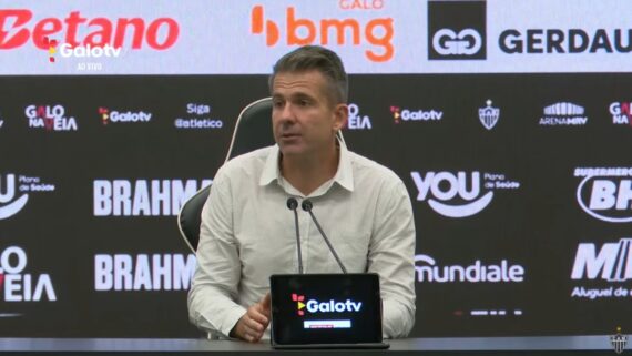 Victor em coletiva após a vitória contra o Furacão (foto: Reprodução / Galo TV)