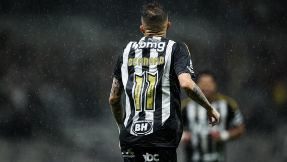 Bernard foi o autor do gol de empate do Atlético diante do América (foto: Pedro Souza / Atlético)