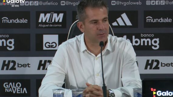 Victor em coletiva de imprensa (foto: Reprodução / GaloTV)