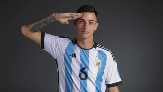 Valentín Gómez, grande revelação argentina, está próximo de assinar com o Cruzeiro. (foto: REPRODUÇÃO / AFA)