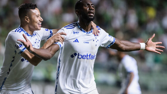 Bolasie marca no fim para o Cruzeiro. (foto: Gustavo Aleixo/Cruzeiro.)