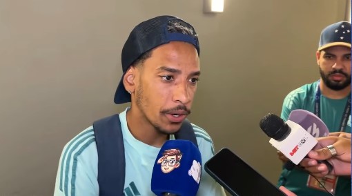 Matheus Pereira fala sobre permanência no Cruzeiro. (foto: Reprodução / YouTube. )