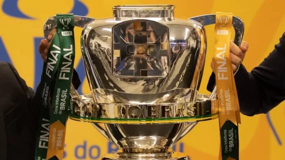 Taça da Copa do Brasil. (foto: Lucas Figueiredo / CBF. )