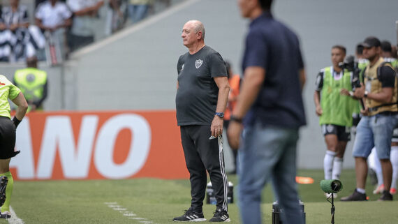 Felipão na partida contra o Cruzeiro (foto: Foto: Pedro Souza / Atlético)