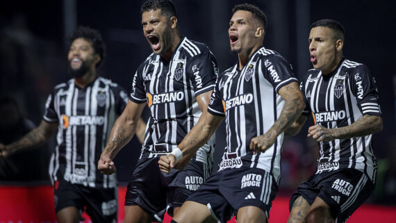 Hulk comemora gol em Bragança Paulista (foto: Foto: Pedro Souza / Atlético
)