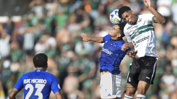 Duelo entre Cruzeiro e Coxa é marcado por briga generalizada em campo (foto: STAFF IMAGES / FLICKR / CRUZEIRO)