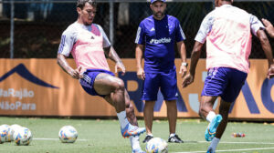 Período de recuperação de Verón deve ser de seis a oito semanas. (foto: Foto: Gustavo Aleixo / Cruzeiro)