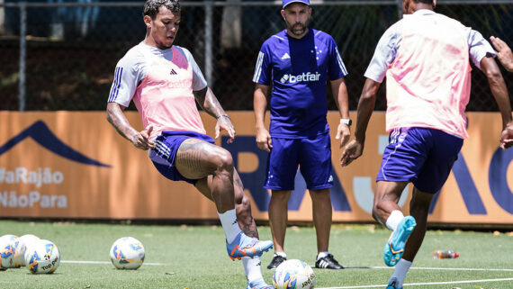 Período de recuperação de Verón deve ser de seis a oito semanas. (foto: Foto: Gustavo Aleixo / Cruzeiro)