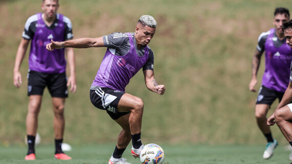 Paulinho em trabalho na Cidade do Galo (foto: Pedro Souza / Atlético)