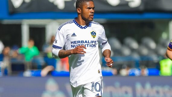 Douglas Costa pode ser trunfo do Cruzeiro para aumentar nível técnico (foto: DIVULGAÇÃO / LA GALAXY)