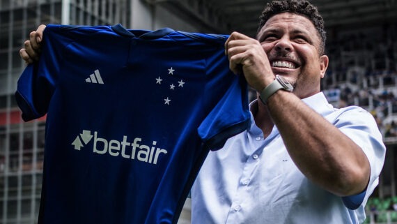 Sócio majoritário do Cruzeiro, Ronaldo comemora vitória e retruca