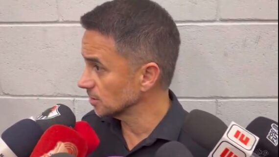 Rodrigo Caetano conversa com a imprensa após empate com o Tombense (foto: Reprodução / Rede Social)