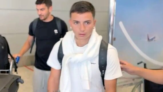 Álvaro Barreal chega a Belo Horizonte para ser o nono reforço do Cruzeiro (foto: SAMUEL VENÂNCIO / CANAL SV)