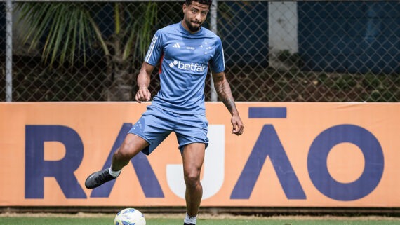 Presença de João Marcelo trouxe mais solidez defensiva ao Cruzeiro. (foto: Foto: Gustavo Aleixo/Cruzeiro)