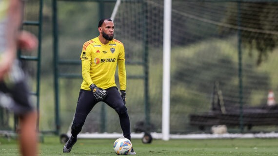 Everson conversou com a imprensa na Cidade do Galo (foto: Pedro Souza / Atlético)