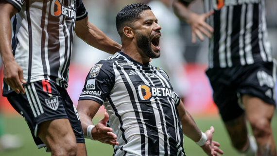 Hulk comemora o centésimo gol pelo Atlético (foto: Pedro Souza / Atlético)