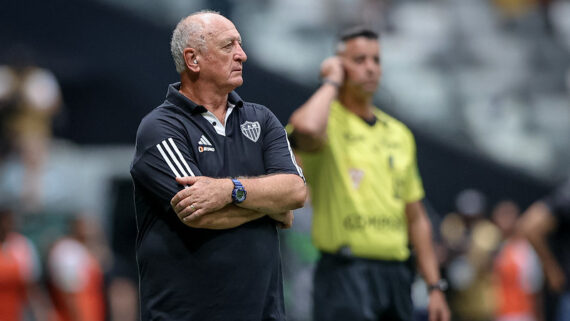 Felipão em coletiva na Arena MRV (foto: Pedro Souza / Atlético)