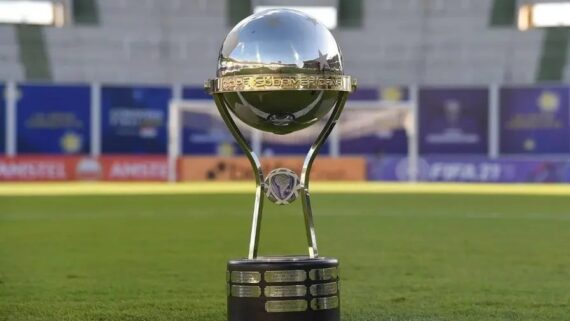 Derrota de chileno na Sul-Americana garante Cruzeiro no pote 1 (foto: DIVULGAÇÃO / CONMEBOL)
