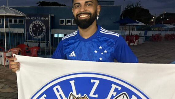 Torcedor viaja mais de 5 mil km para acompanhar clube do coração. (foto: Foto: Arquivo pessoal)