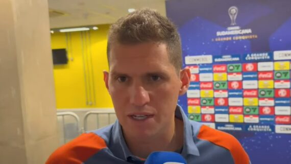 Rafael Cabral fala em zona mista sobre falha diante do Alianza (foto: REPRODUÇÃO / CANAL SV)