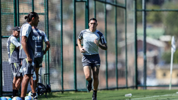 Paulo Vitor realizou corridas em volta do campo (foto: Pedro Souza / Atlético)